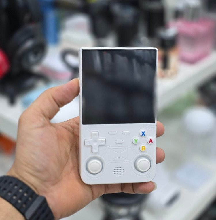 کنسول بازی پرتابل R36 Ultra Retro سفید رنگ