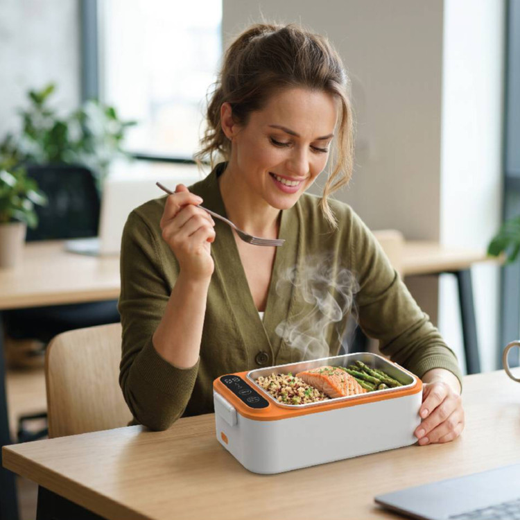 ظرف غذای برقی و شارژی پرودو مدل Lite Lunch PDLFSTDA01 در حال استفاده