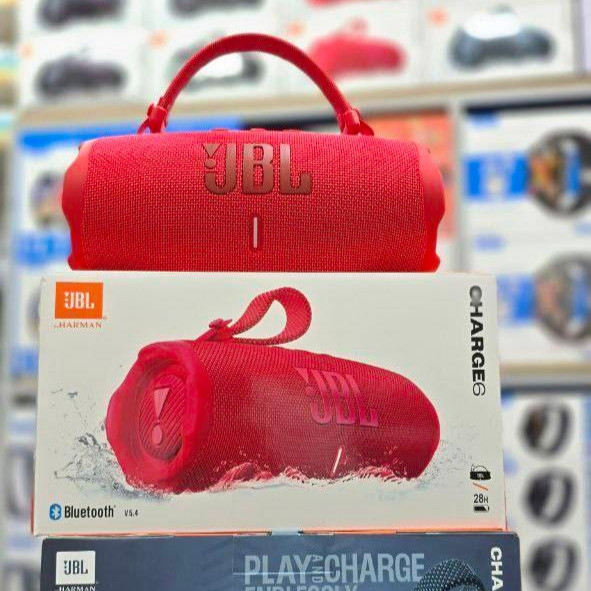 پک و محصول اسپیکر بلوتوثی قابل حمل JBL Charge 6 قرمز با صدای JBL Pro و شارژدهی ۲۸ ساعته